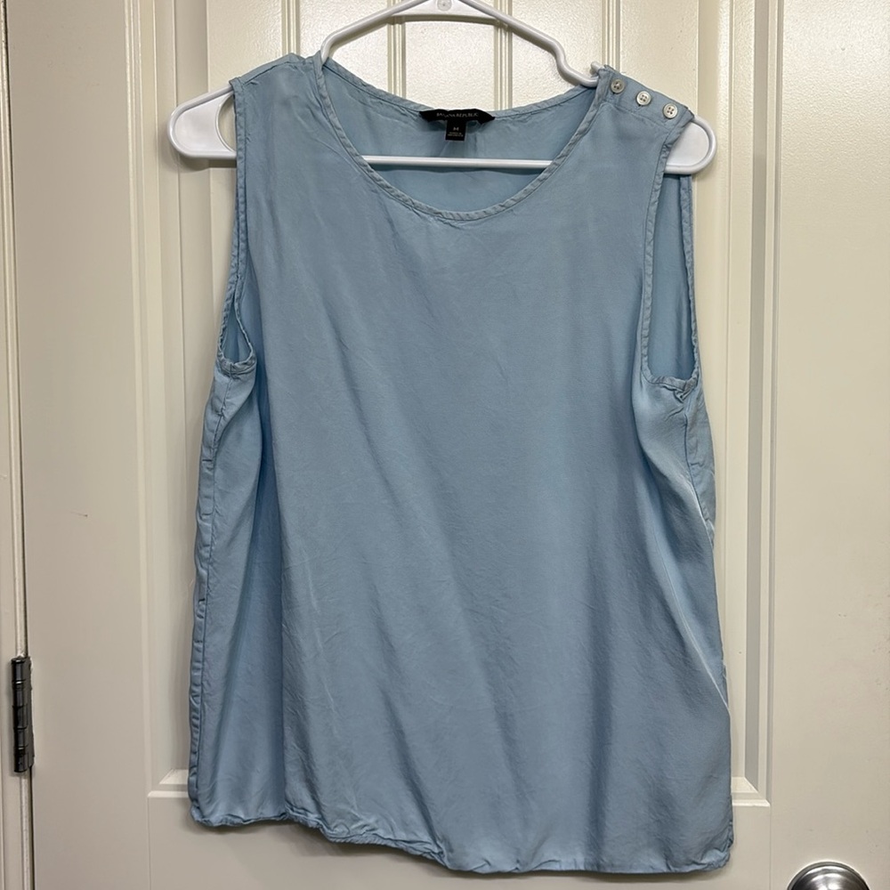 Banana‎ Republic tank medium